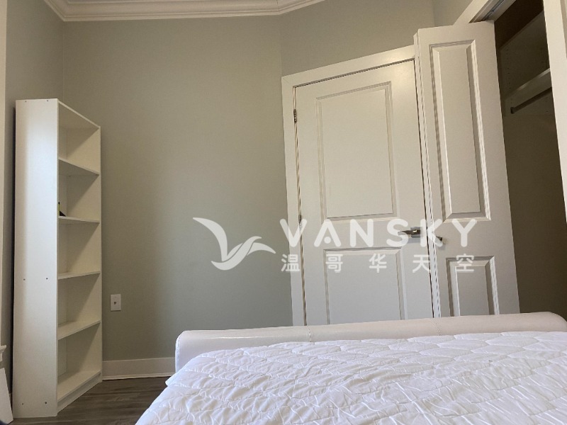 250808201909_Bedroom - Closet  Shelf.jpg